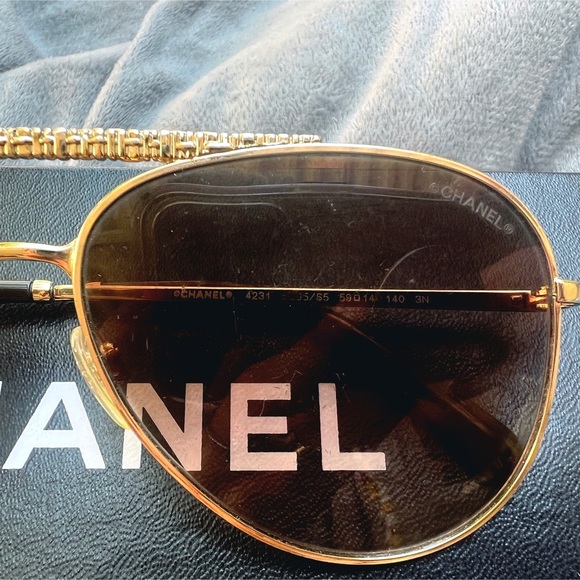 AUTHENTIC Gold frame Chanel sunglasses - Picture 4 of 7